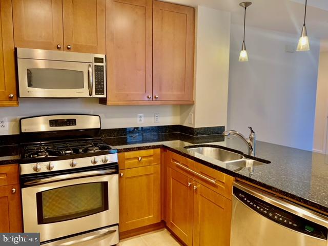 MIDTOWN AT RESTON TOWN CENTER - Residential Lease