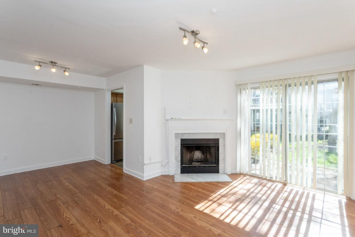 KINGS COUNCIL CONDO - Residential