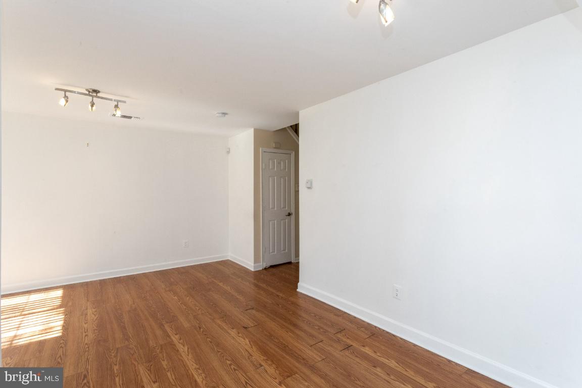 KINGS COUNCIL CONDO - Residential