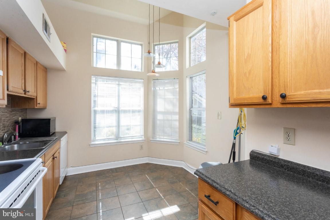 KINGS COUNCIL CONDO - Residential