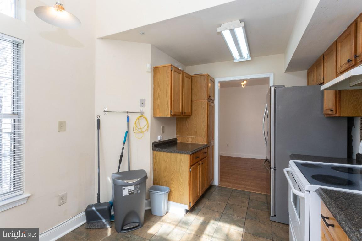 KINGS COUNCIL CONDO - Residential