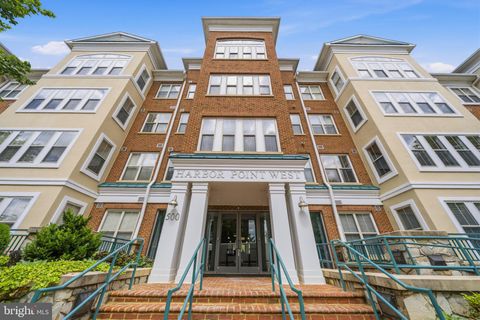 Photo of 500 Belmont Bay Drive #305, WOODBRIDGE, VA 22191 (MLS # VAPW2116586)
