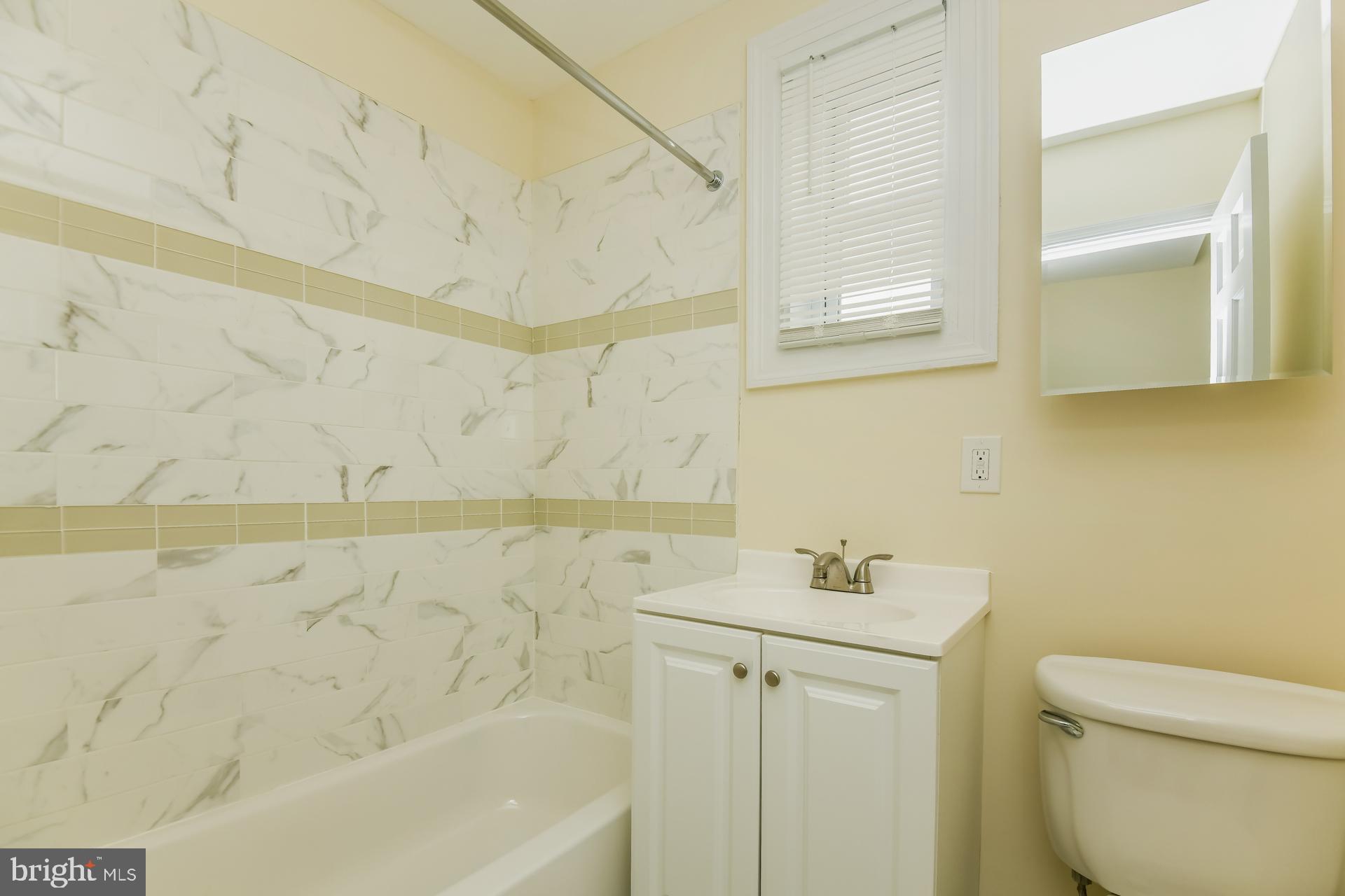 MADISON EASTEND - Residential Lease