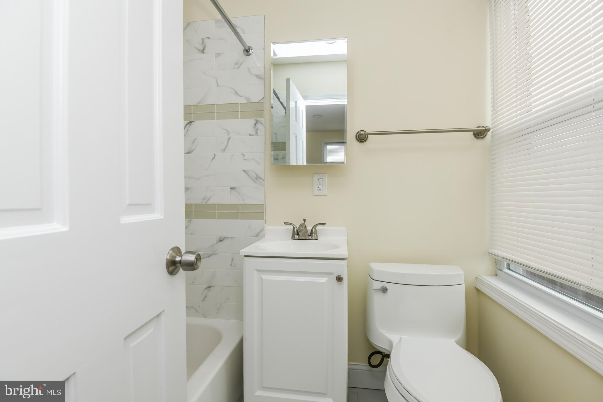 MADISON EASTEND - Residential Lease