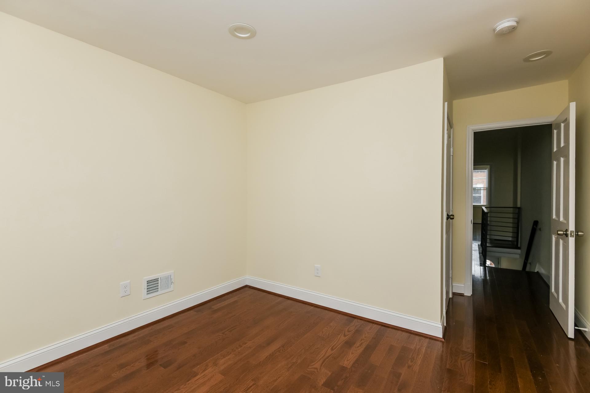 MADISON EASTEND - Residential Lease