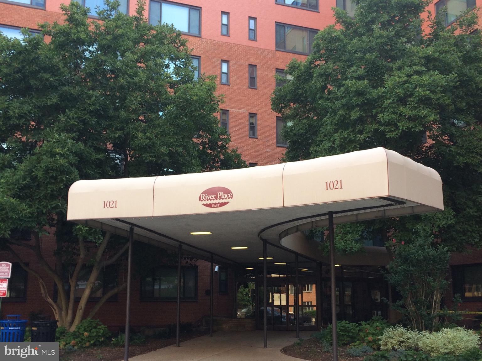 1021 ARLINGTON BOULEVARD 1014