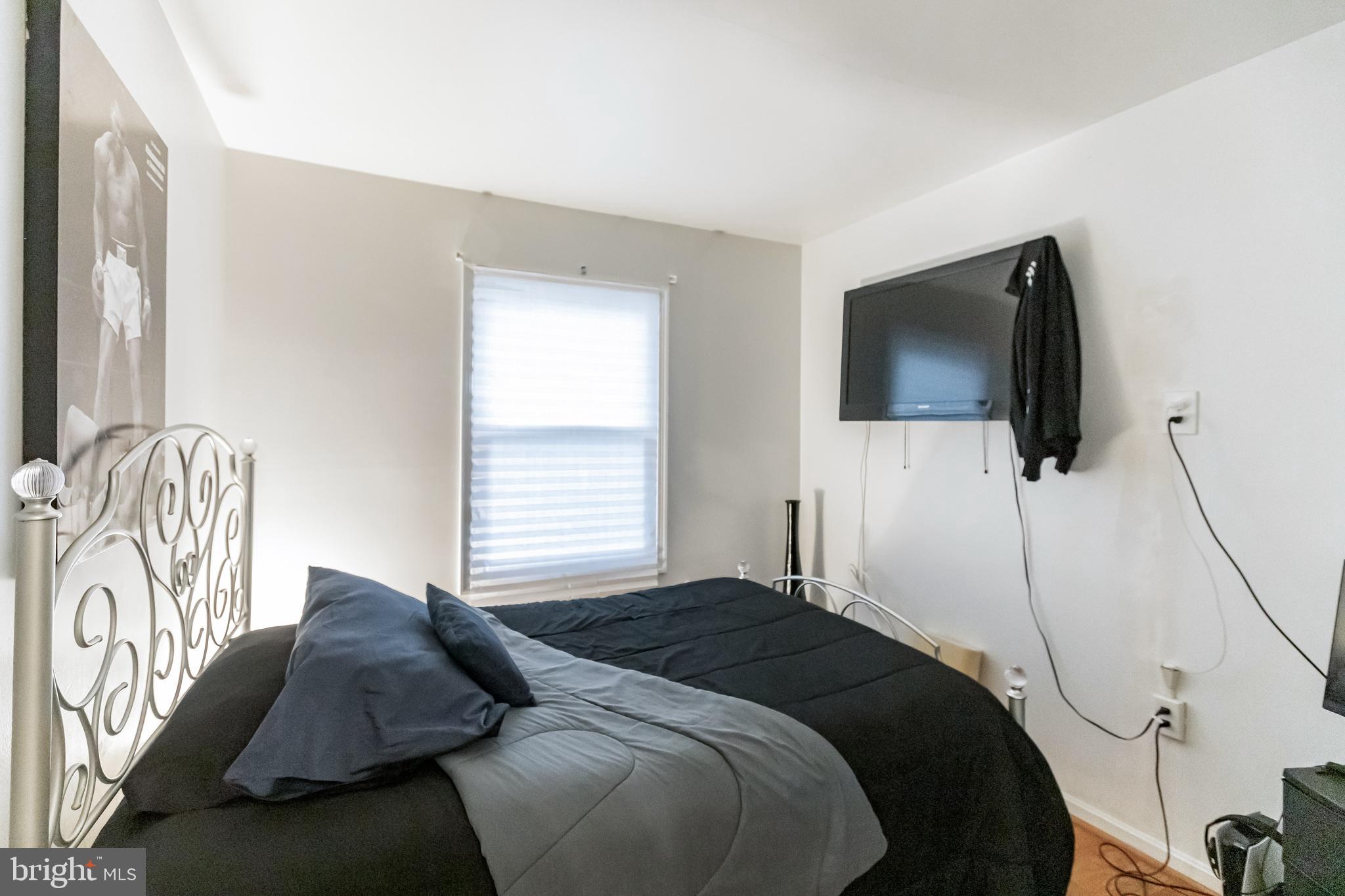 HILLCREST TOWNE - Residential