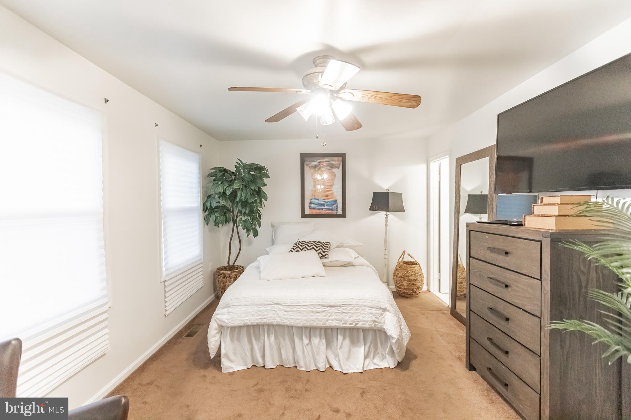 HILLCREST TOWNE - Residential