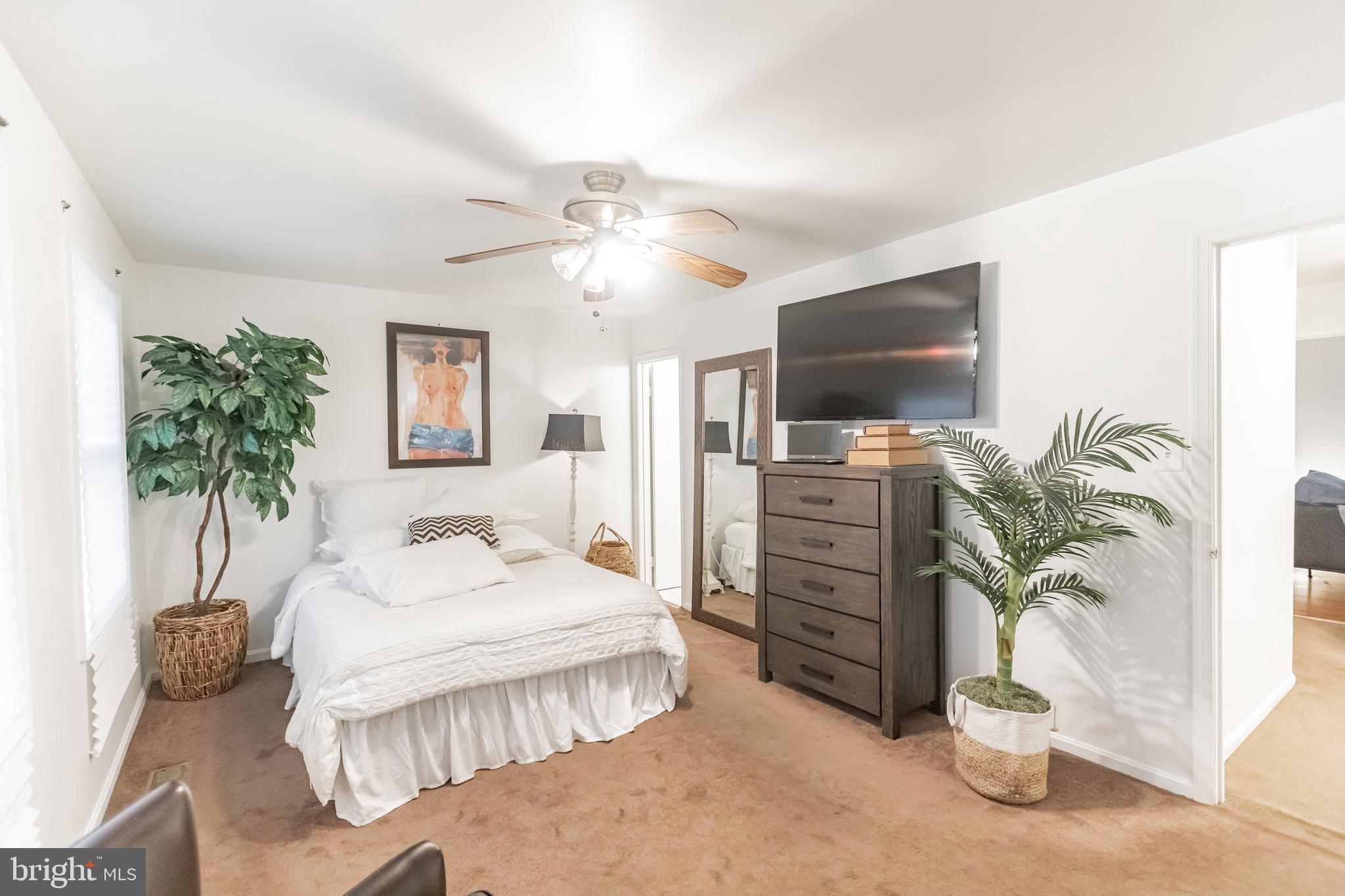 HILLCREST TOWNE - Residential