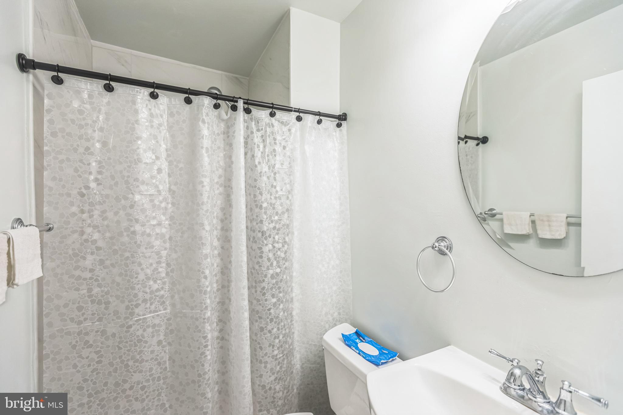 HILLCREST TOWNE - Residential