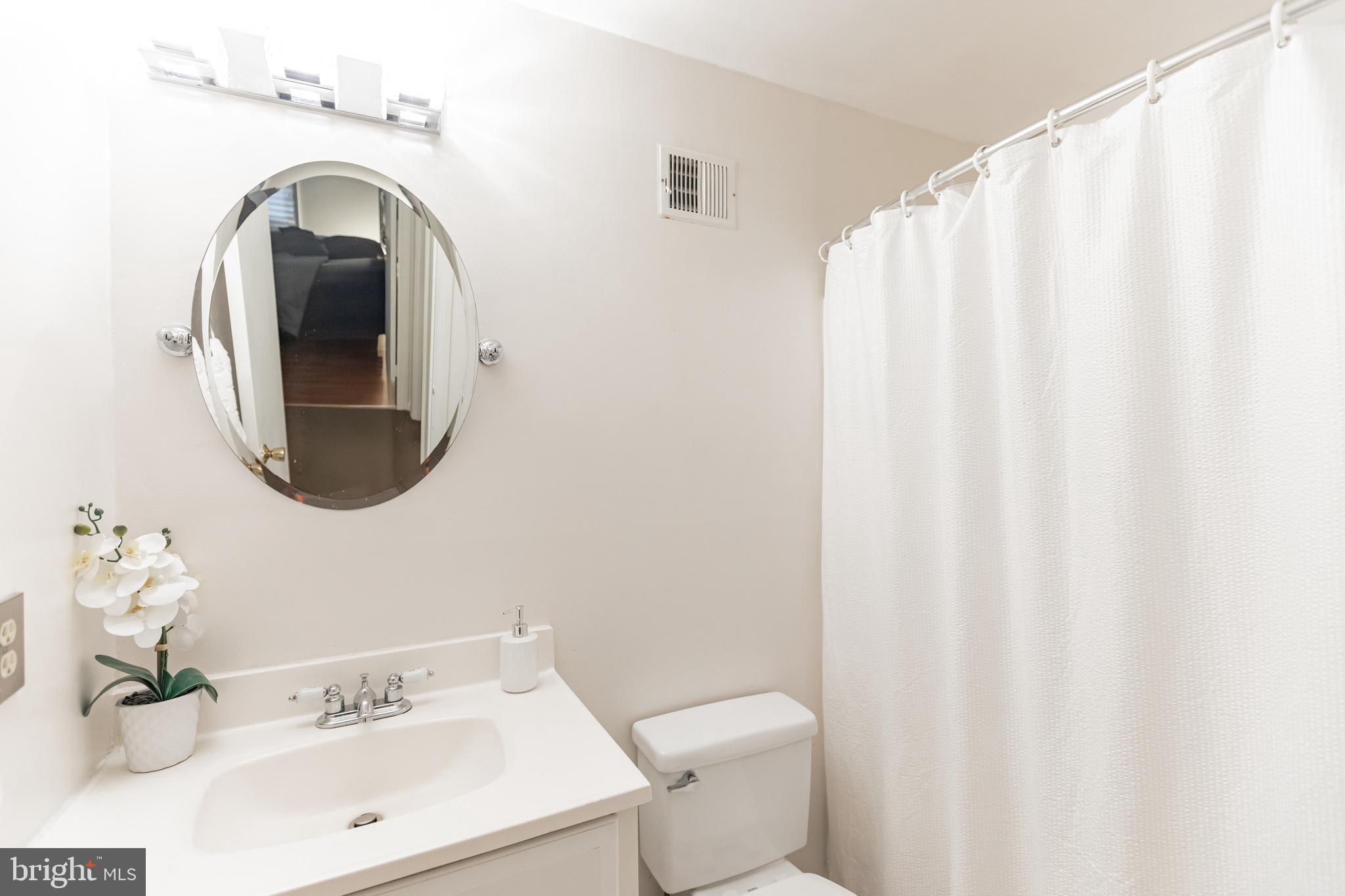 HILLCREST TOWNE - Residential