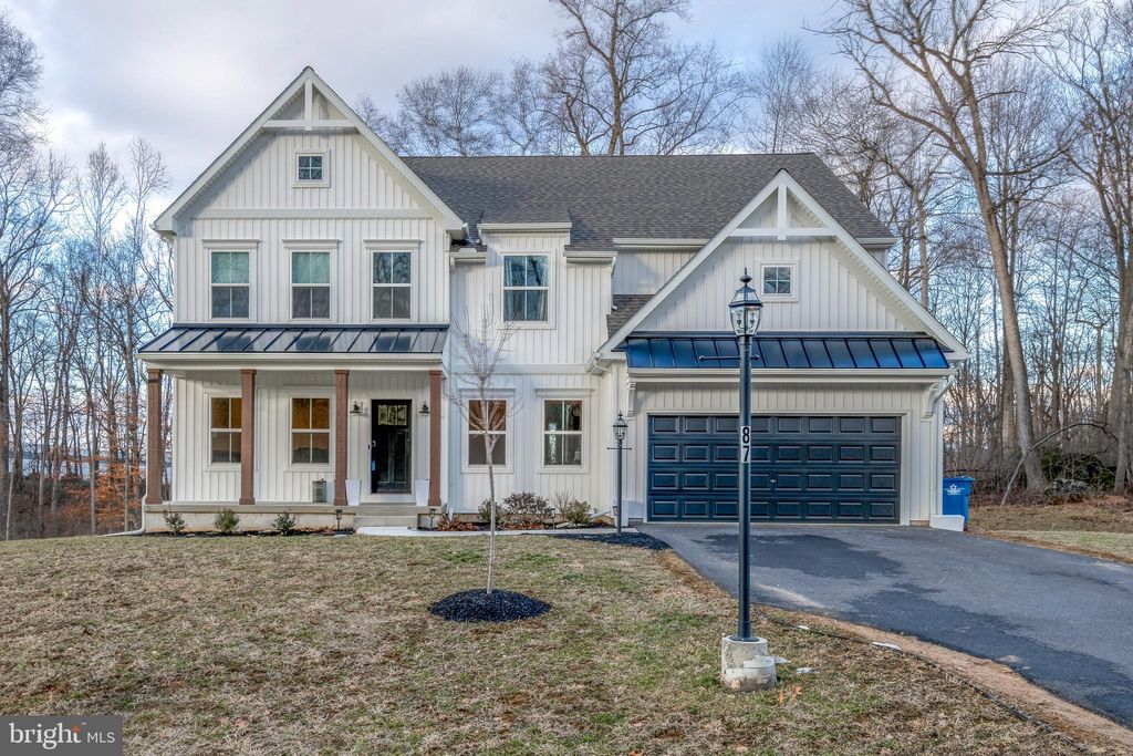 Photo of 87 Chestnut Run, ELIZABETHTOWN, PA 17022 (MLS # PALA2064272)