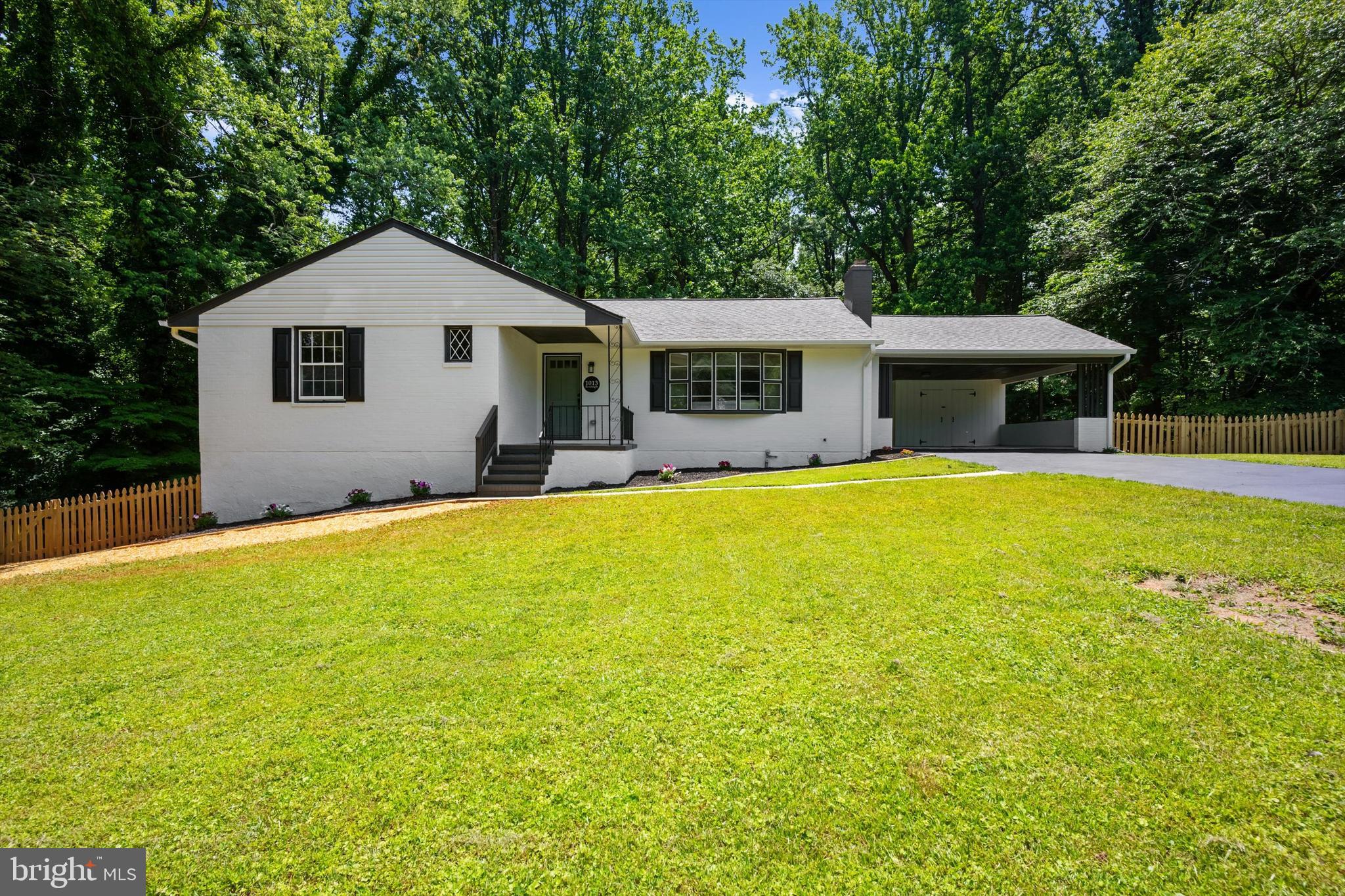 1013 ROXLEIGH ROAD