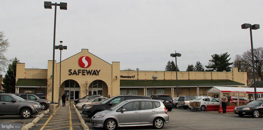 BEVERLY HILLS - Residential Lease