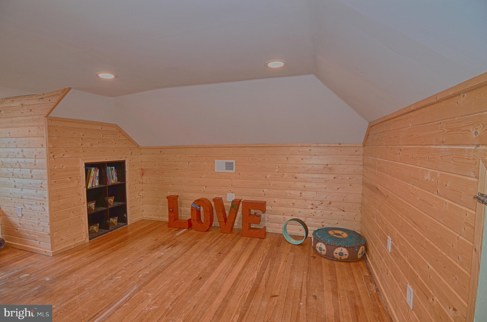 BEVERLY HILLS - Residential Lease