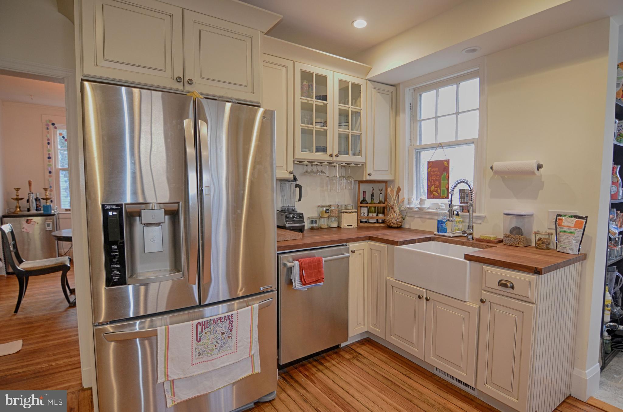 BEVERLY HILLS - Residential Lease