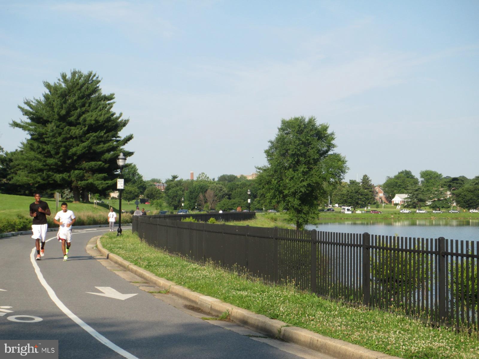 BEVERLY HILLS - Residential Lease