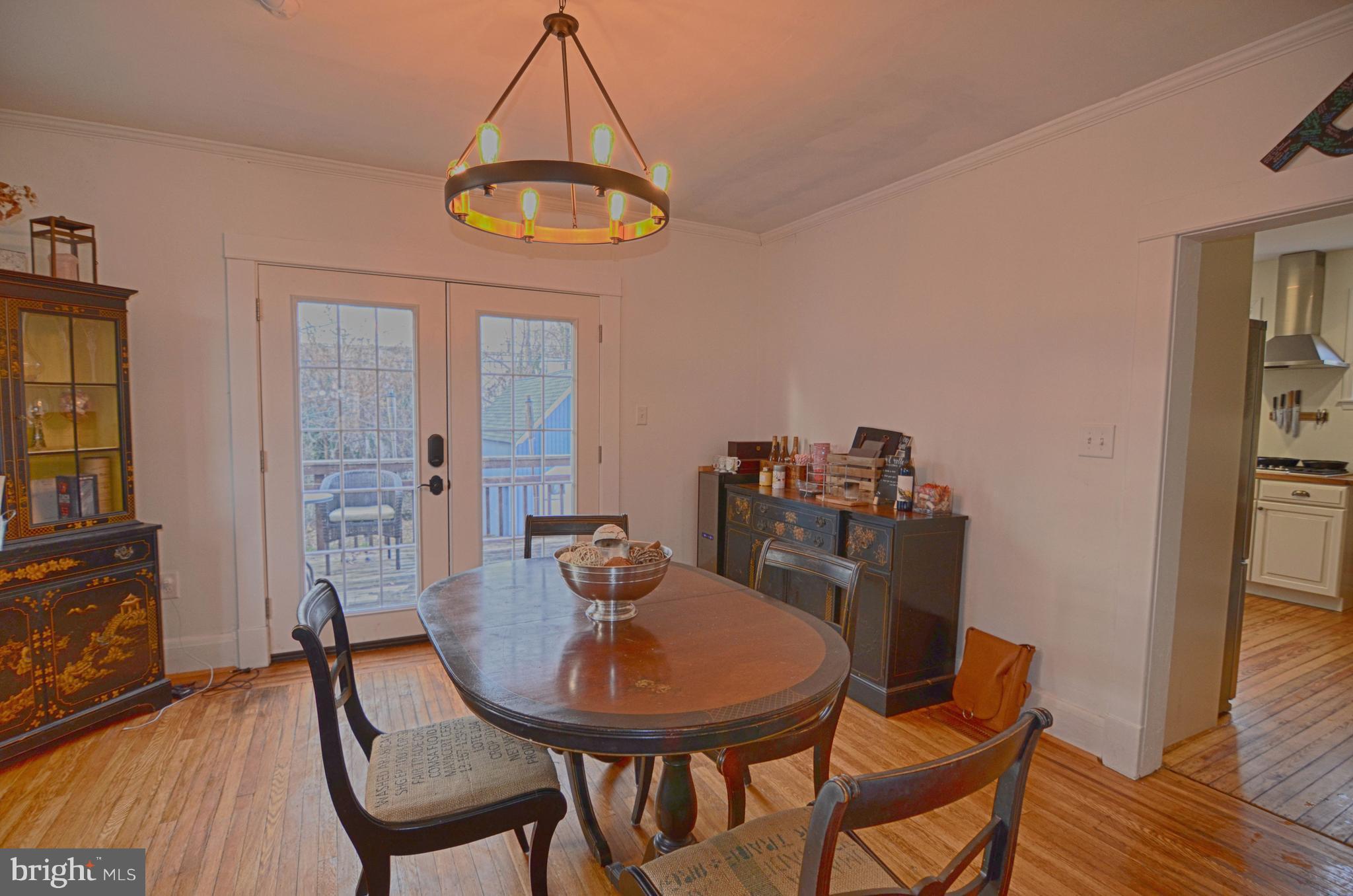 BEVERLY HILLS - Residential Lease