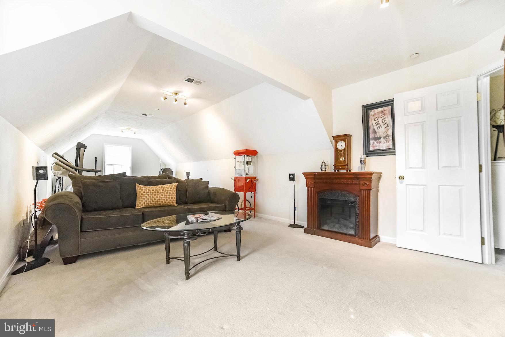 NAYLOR'S RESERVE - Residential