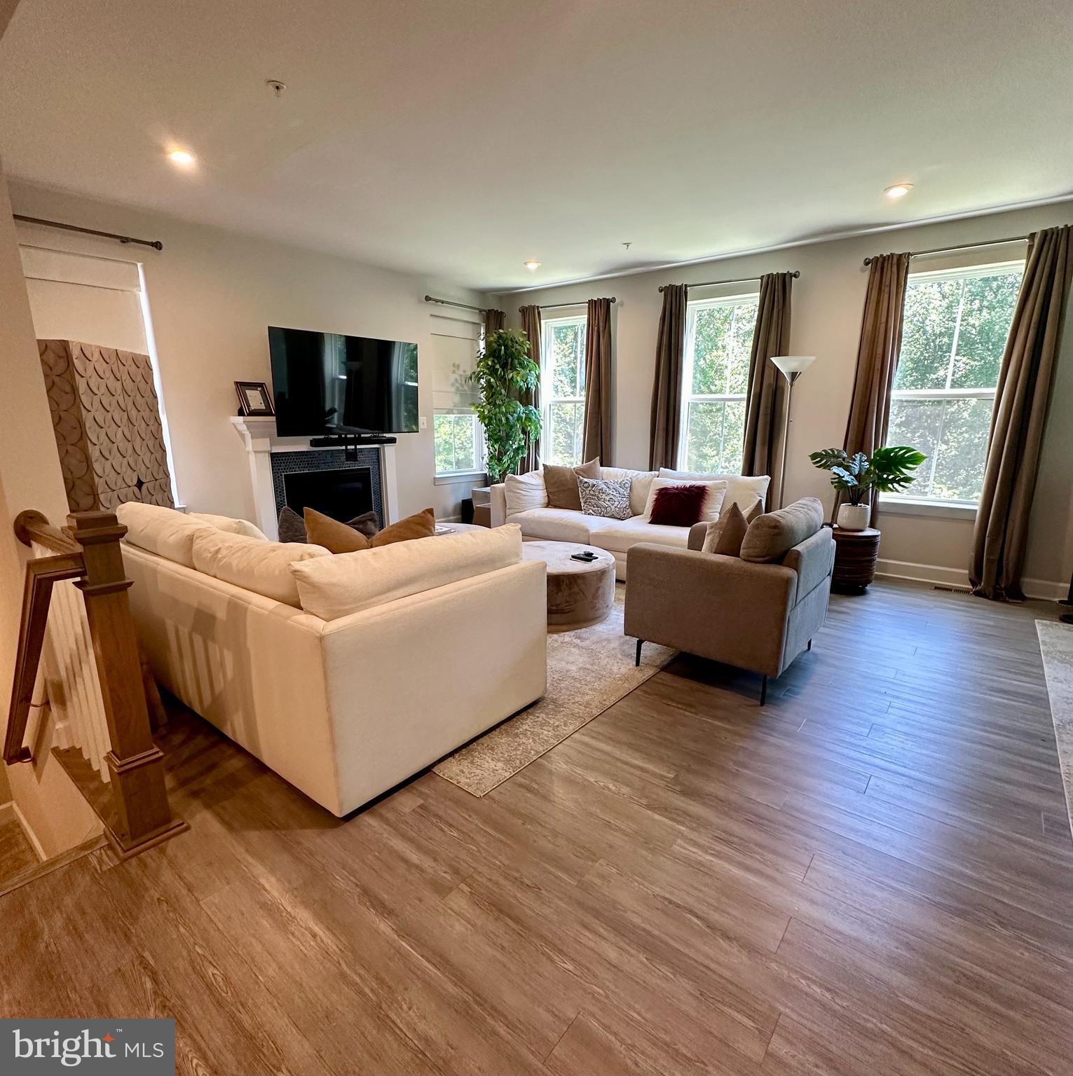 NORTH HILLS - Residential Lease