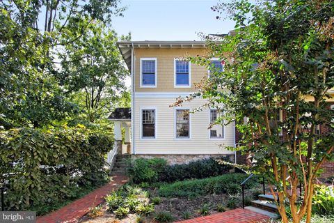 1228 N DANVILLE STREET ARLINGTON VA 22201