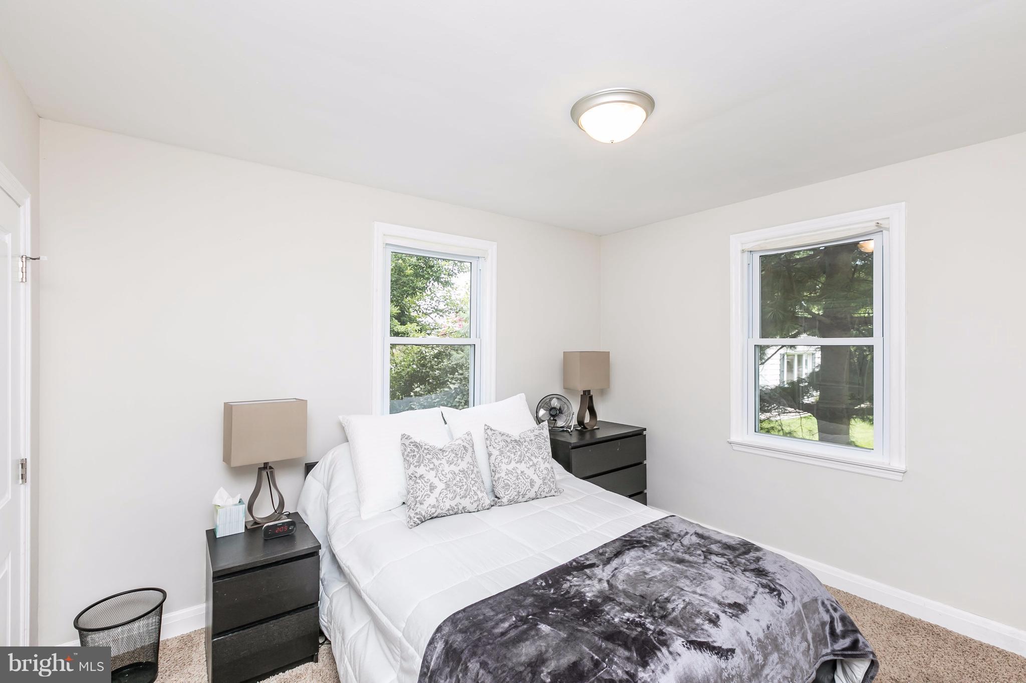 MORELAND PARK - Residential