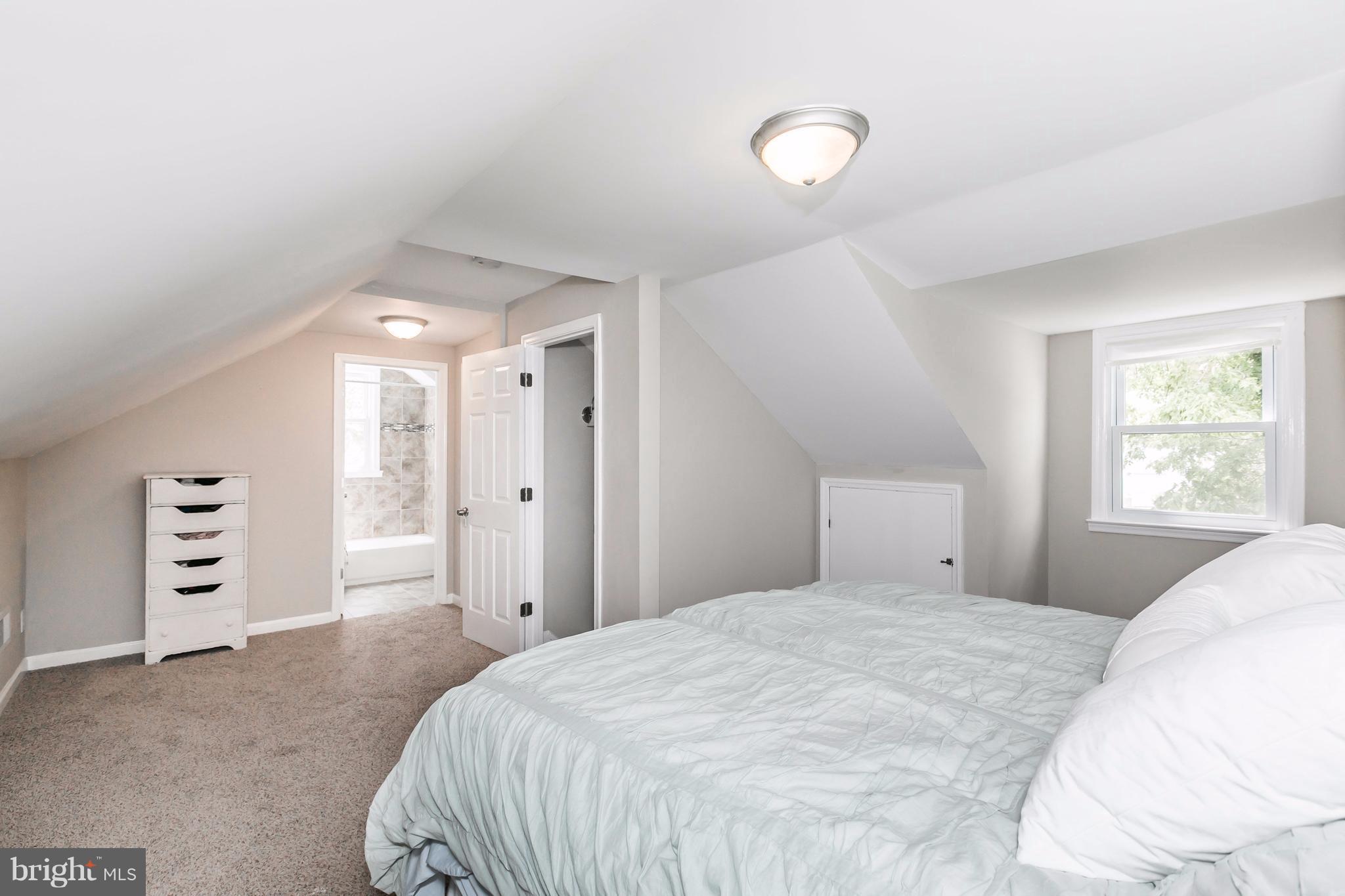 MORELAND PARK - Residential