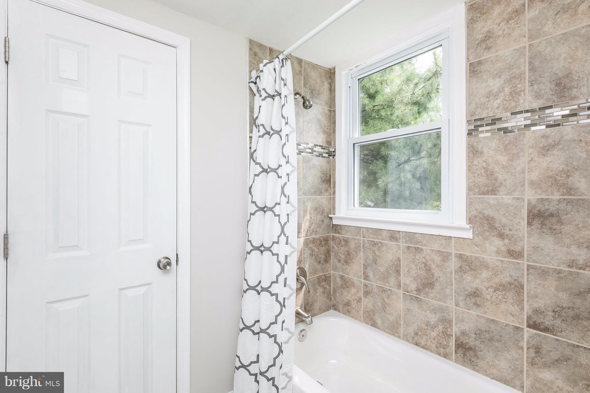 MORELAND PARK - Residential