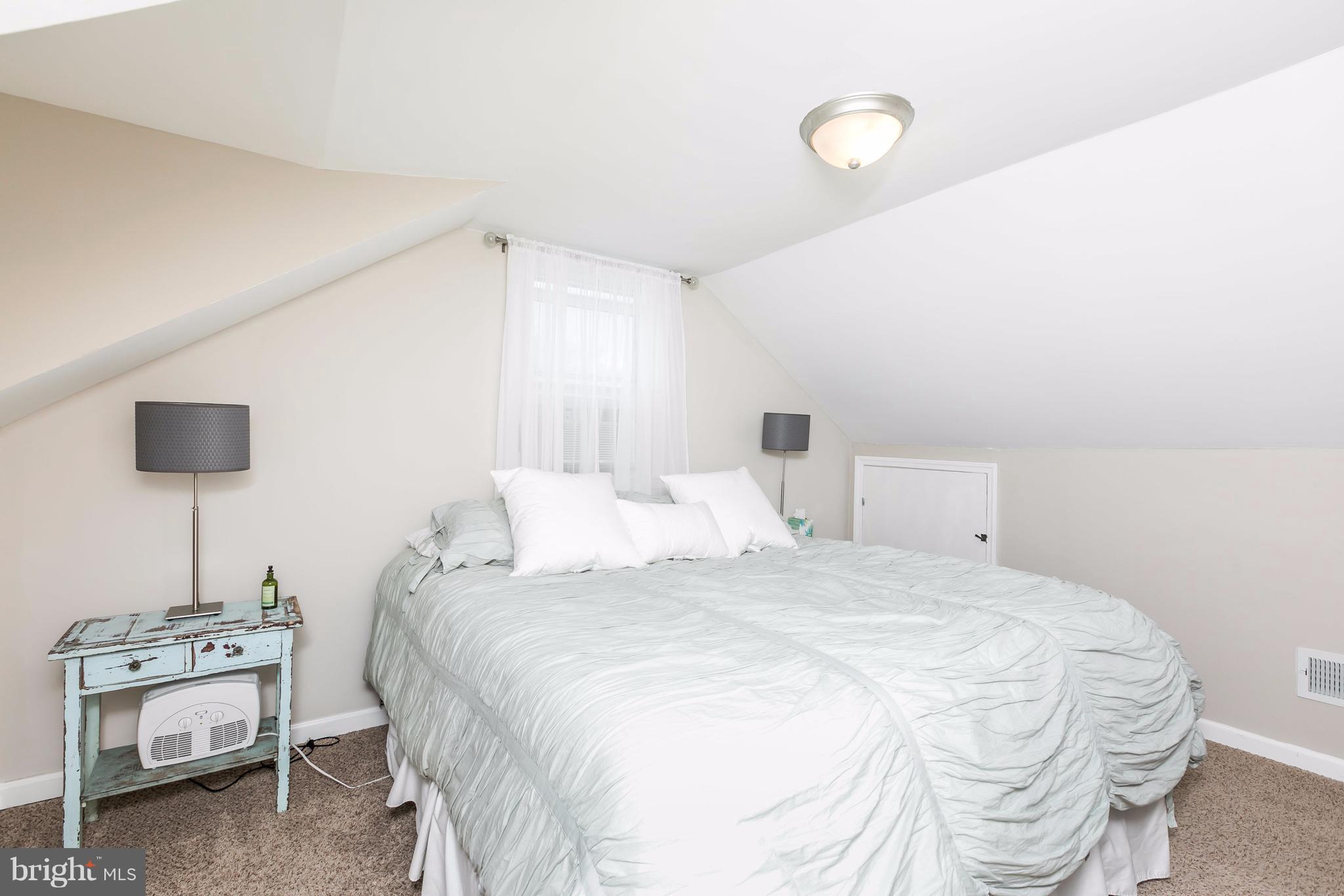 MORELAND PARK - Residential