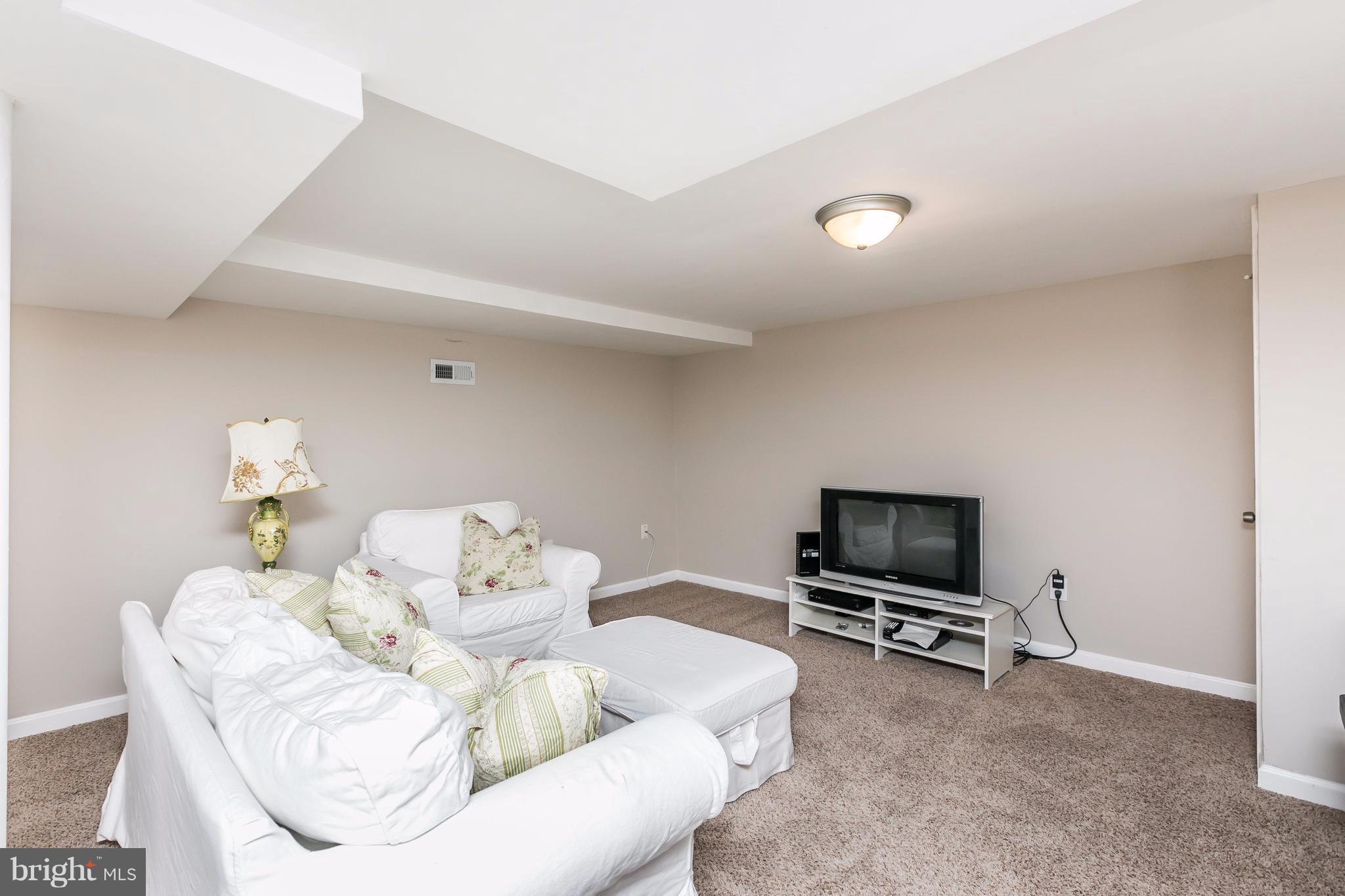 MORELAND PARK - Residential