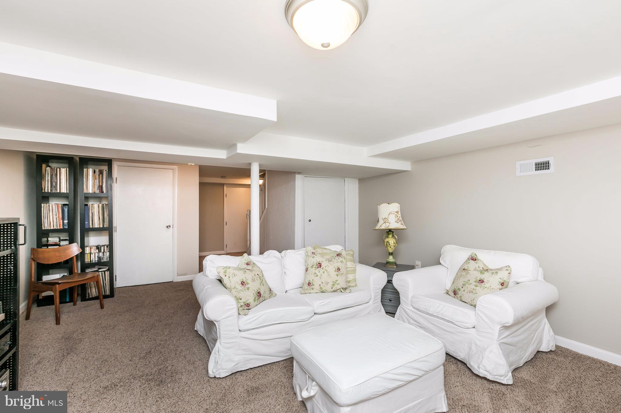 MORELAND PARK - Residential