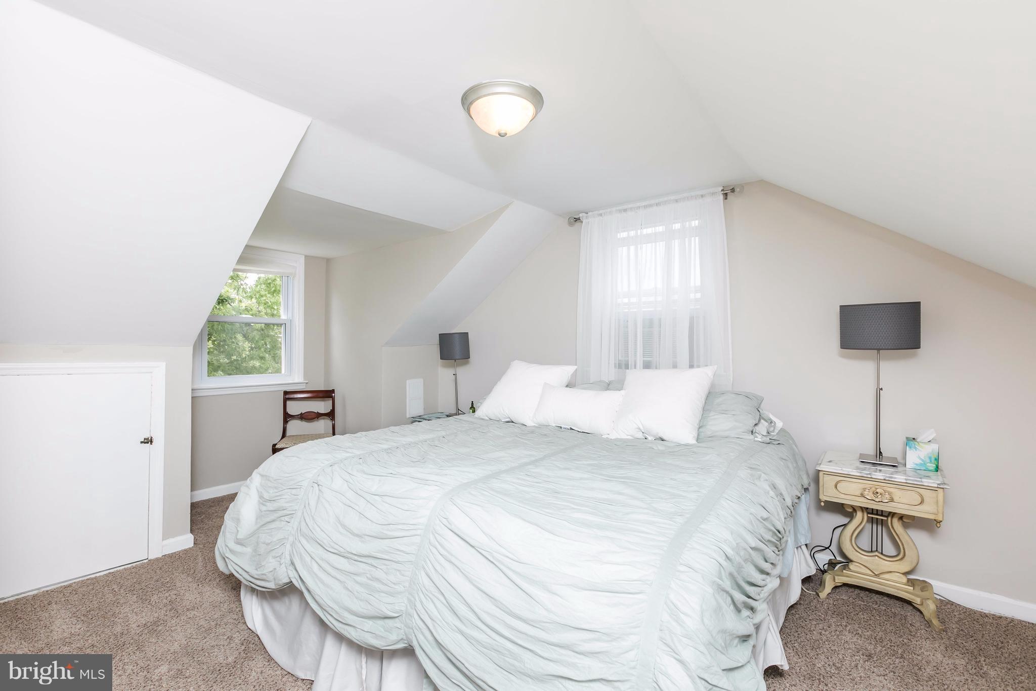 MORELAND PARK - Residential