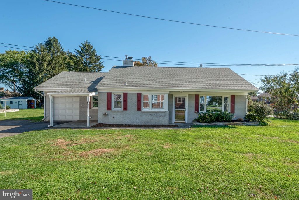 Photo of 2315 Old Philadelphia Pike, SMOKETOWN, PA 17576 (MLS # PALA2077472)