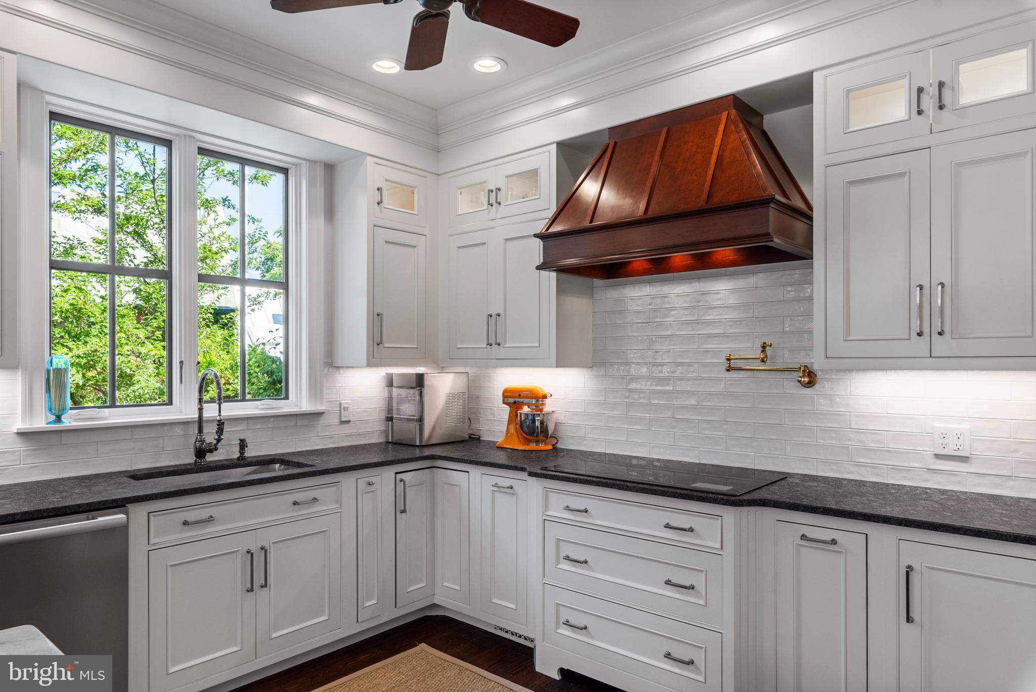 HISTORIC DISTRICT - Residential