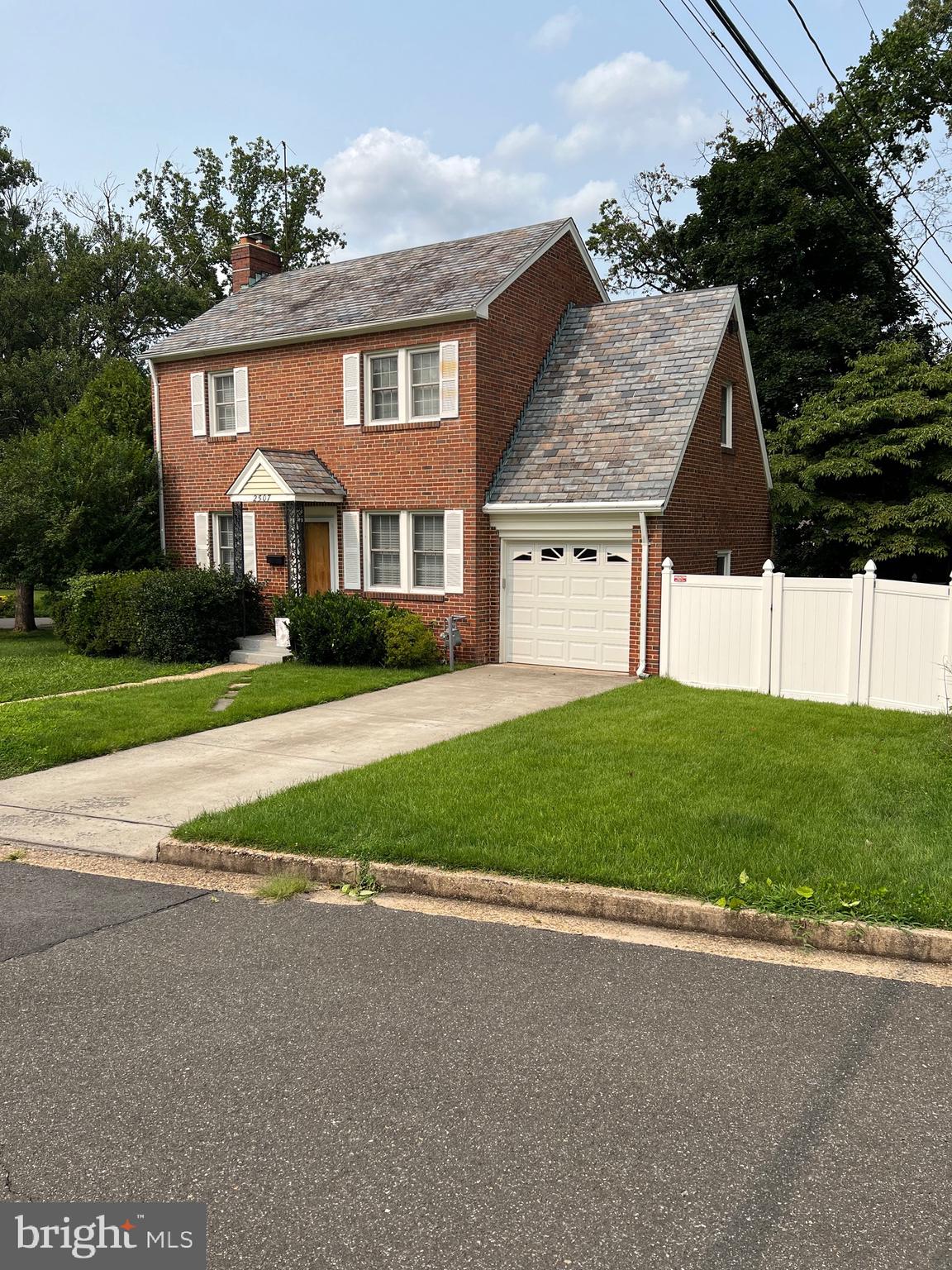 GARDEN CITY - Residential Lease