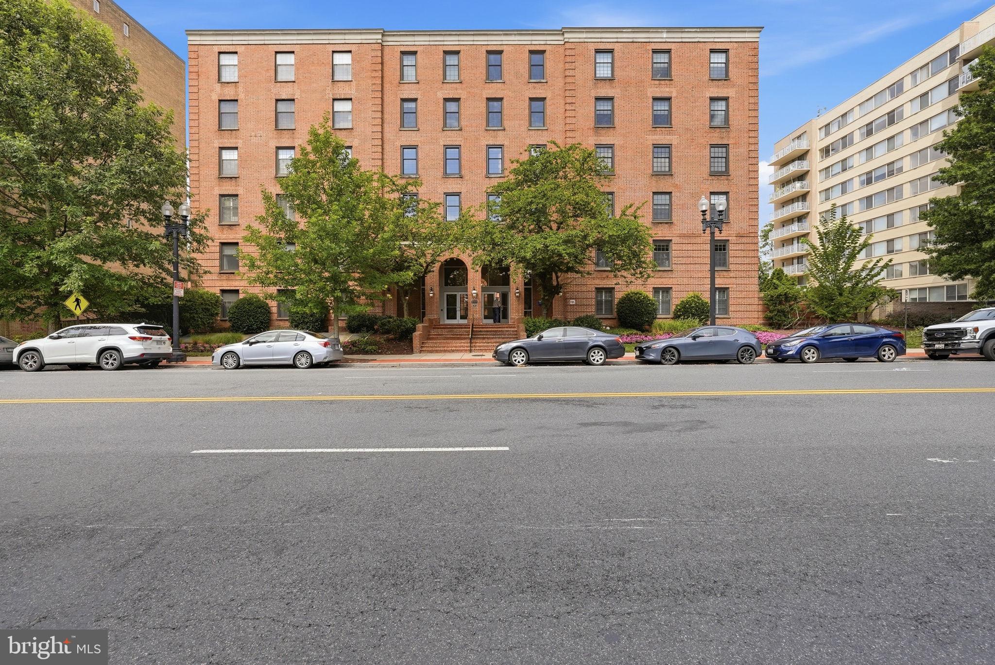 2828 WISCONSIN AVENUE NW 114