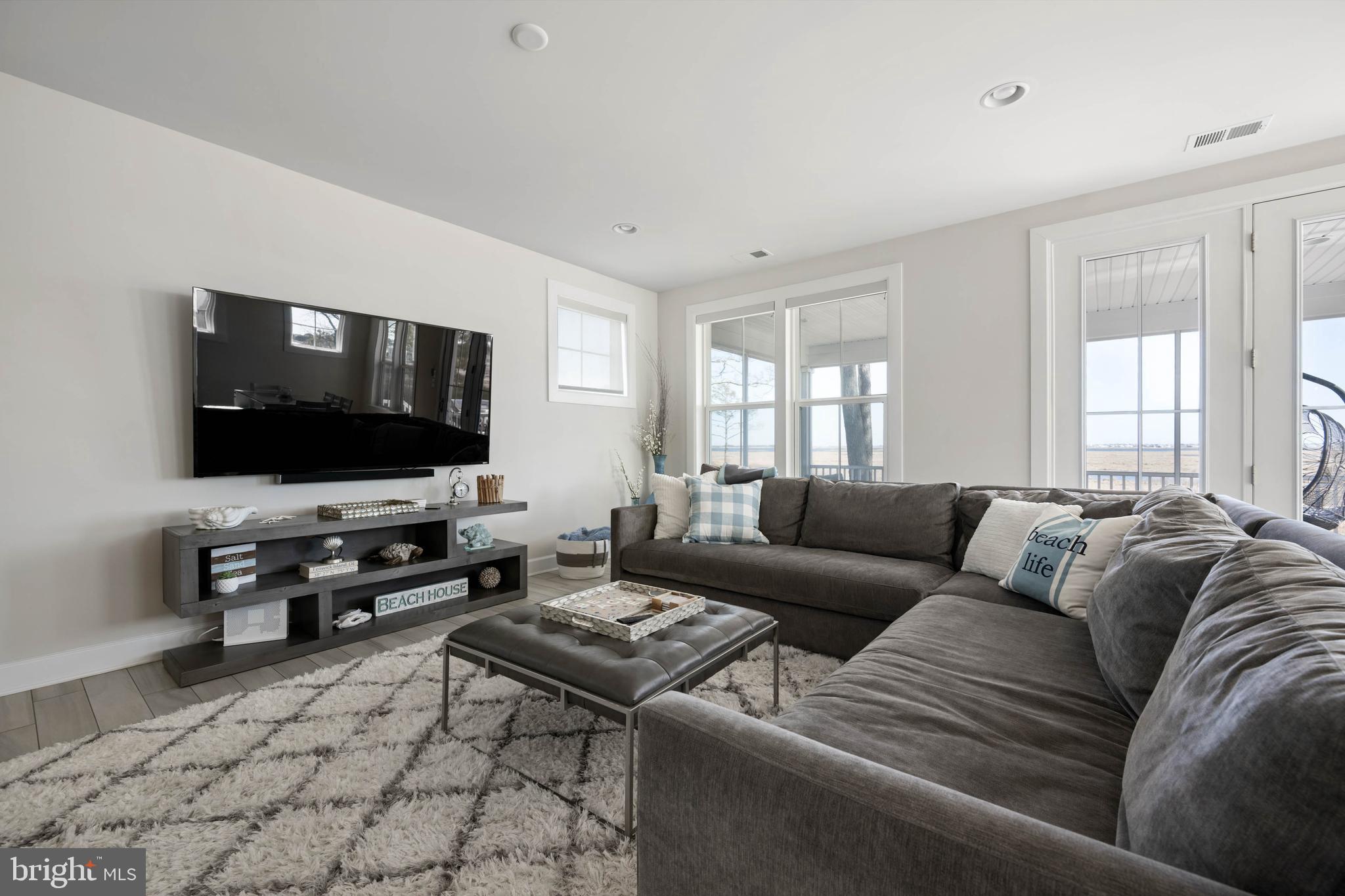 THE OVERLOOK - Residential