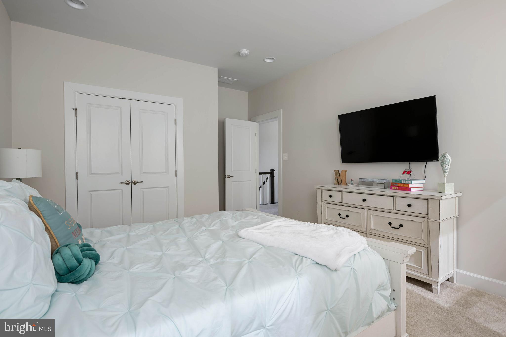 THE OVERLOOK - Residential