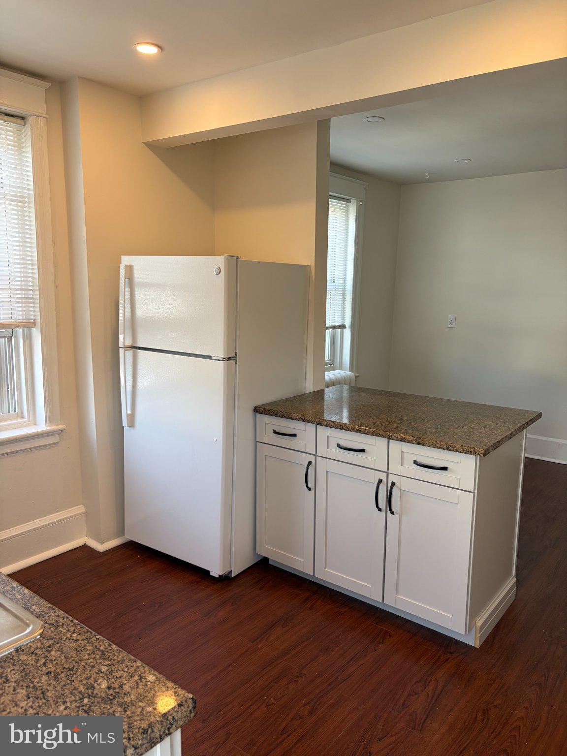 8 W BENEDICT AVENUE 2E