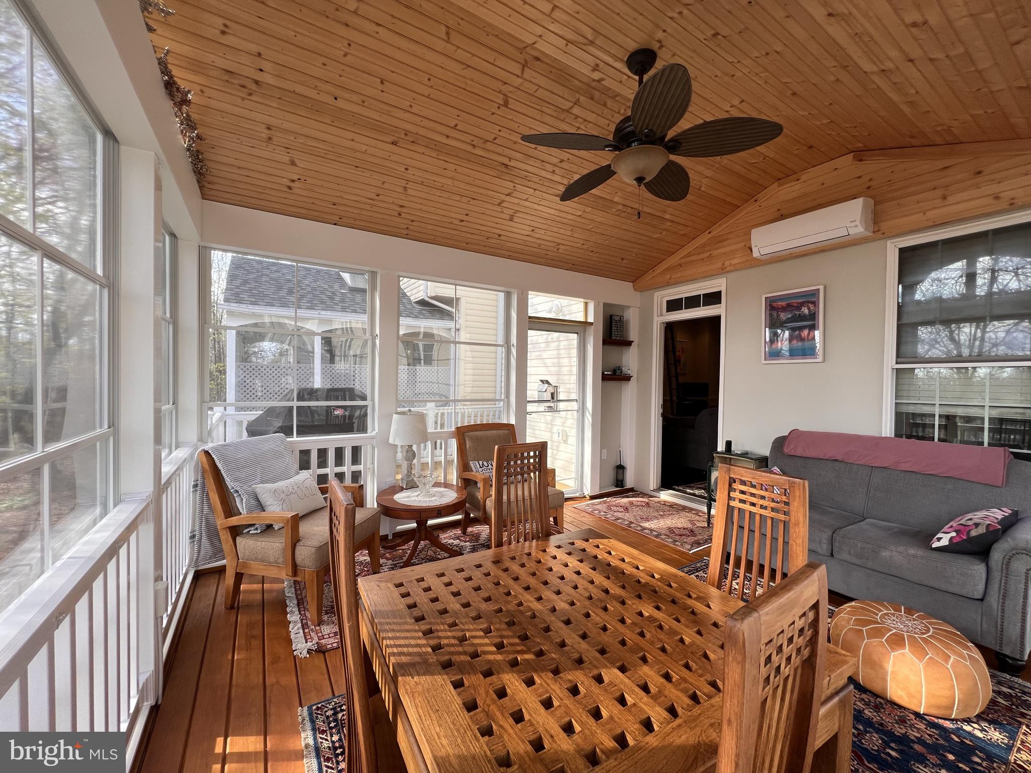 CASCADES - Residential Lease