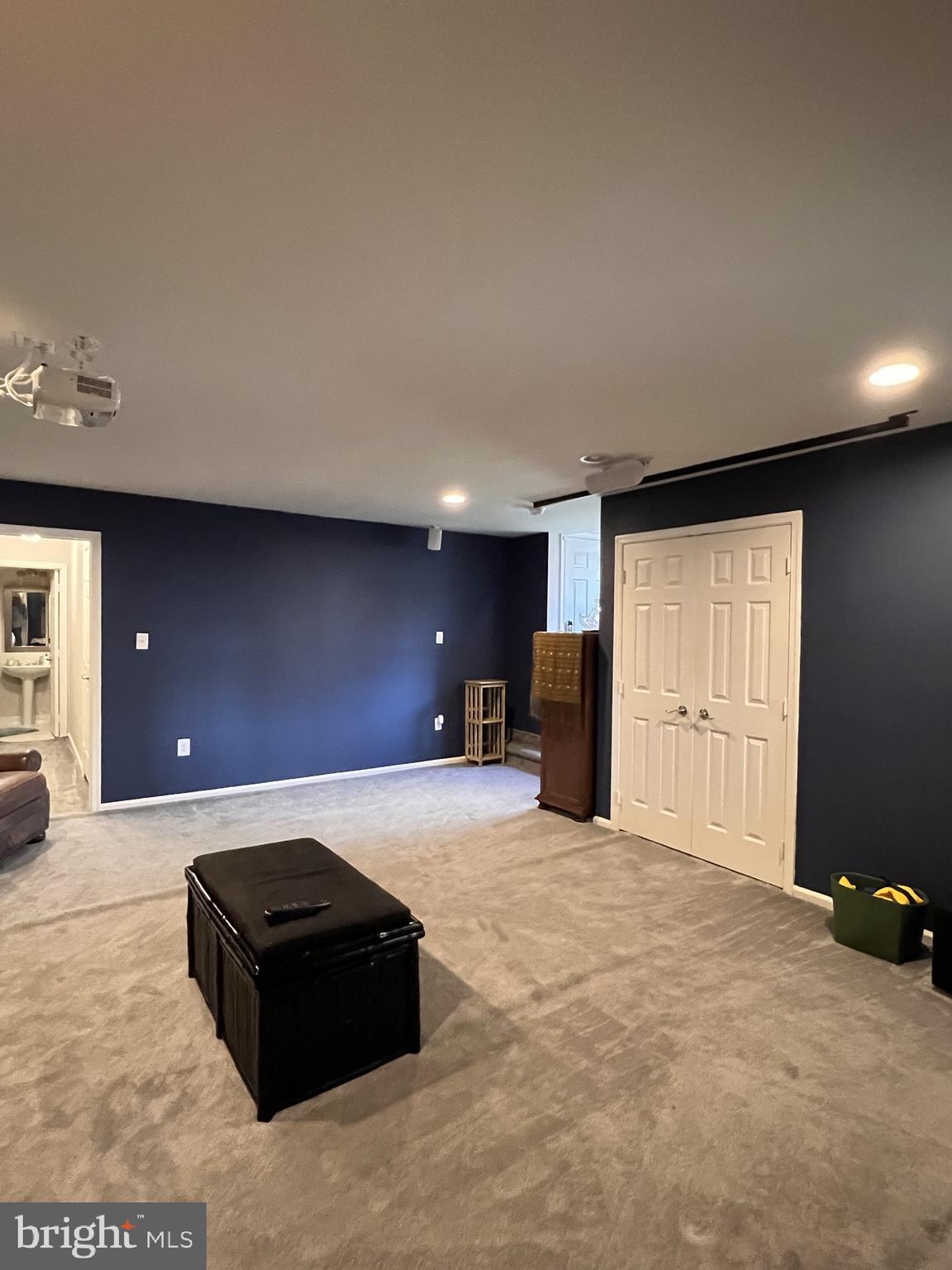 CASCADES - Residential Lease