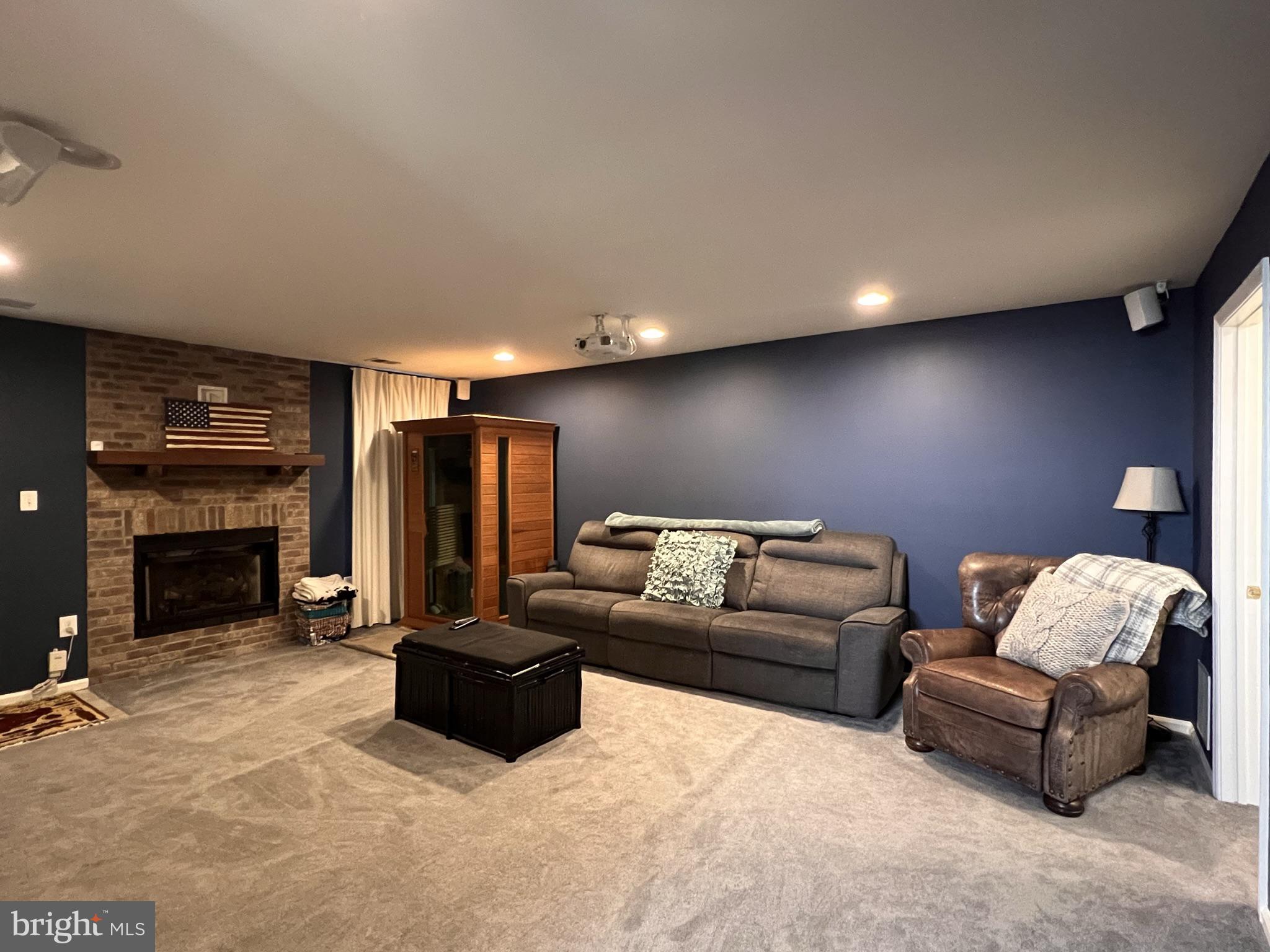 CASCADES - Residential Lease