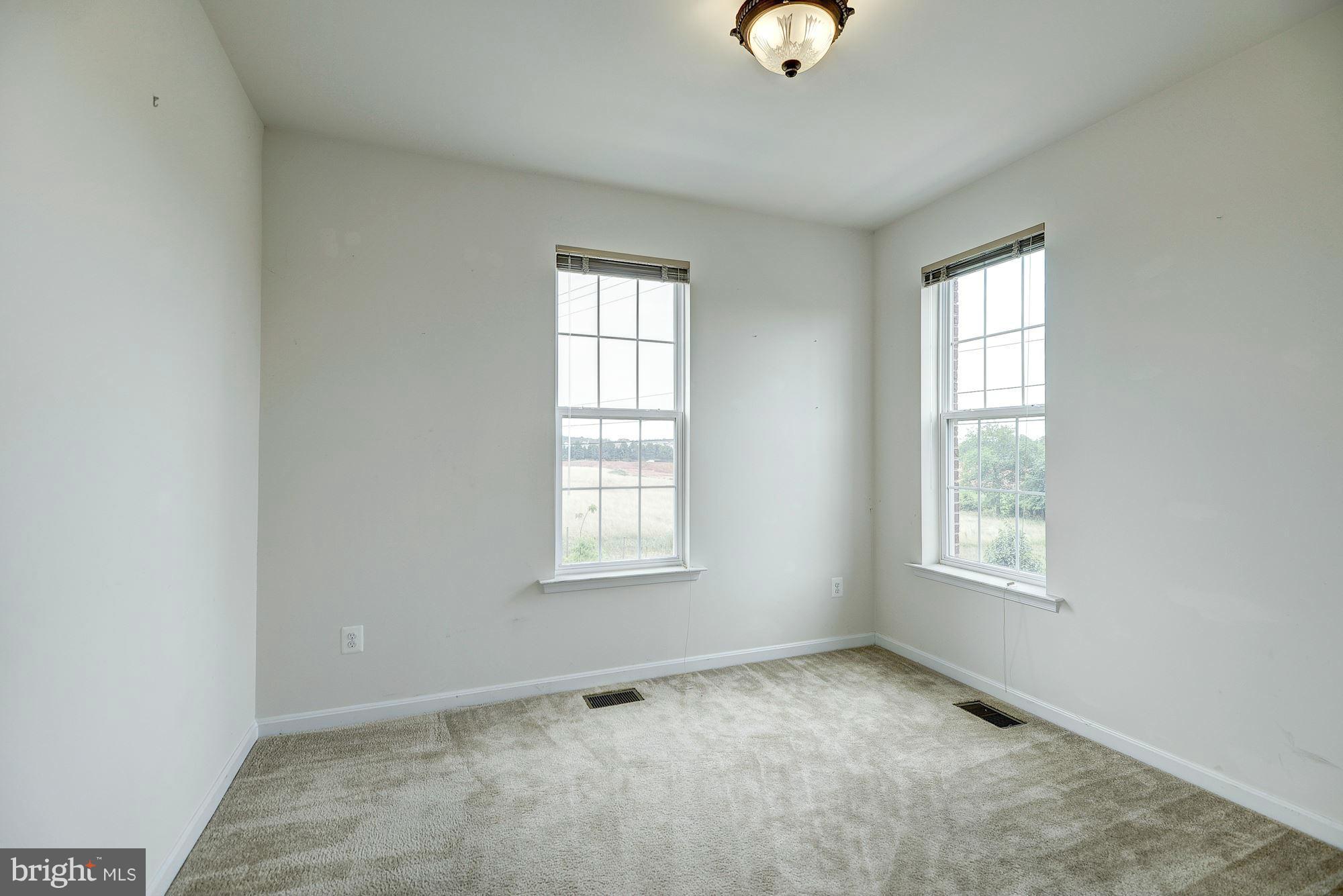 RESIDENCES AT DULLES PRK - Residential