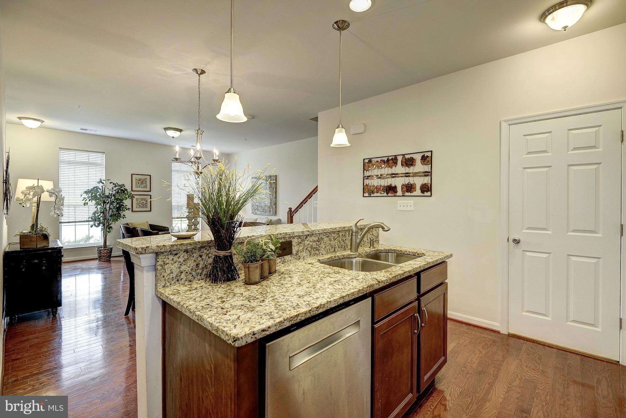 RESIDENCES AT DULLES PRK - Residential