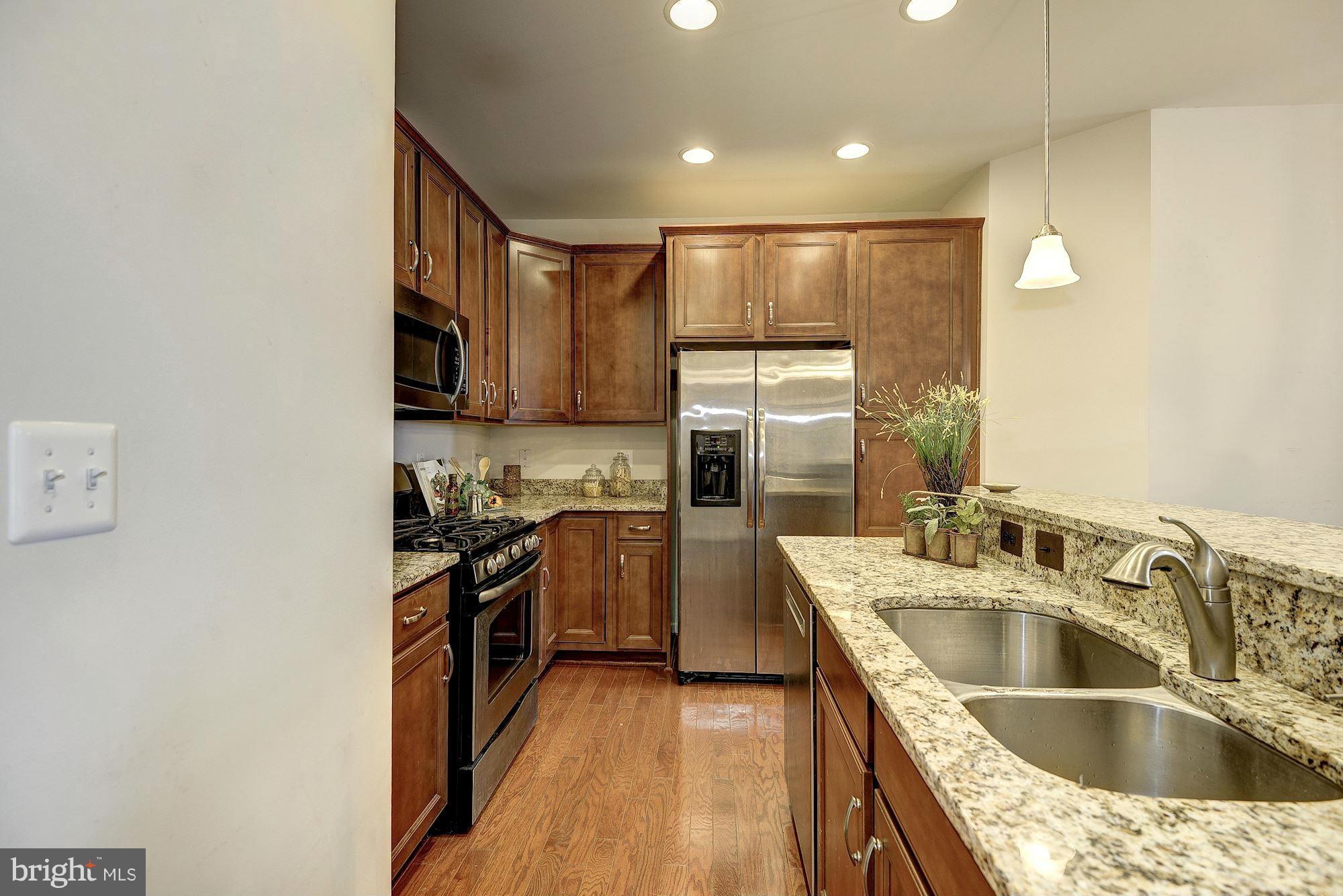 RESIDENCES AT DULLES PRK - Residential