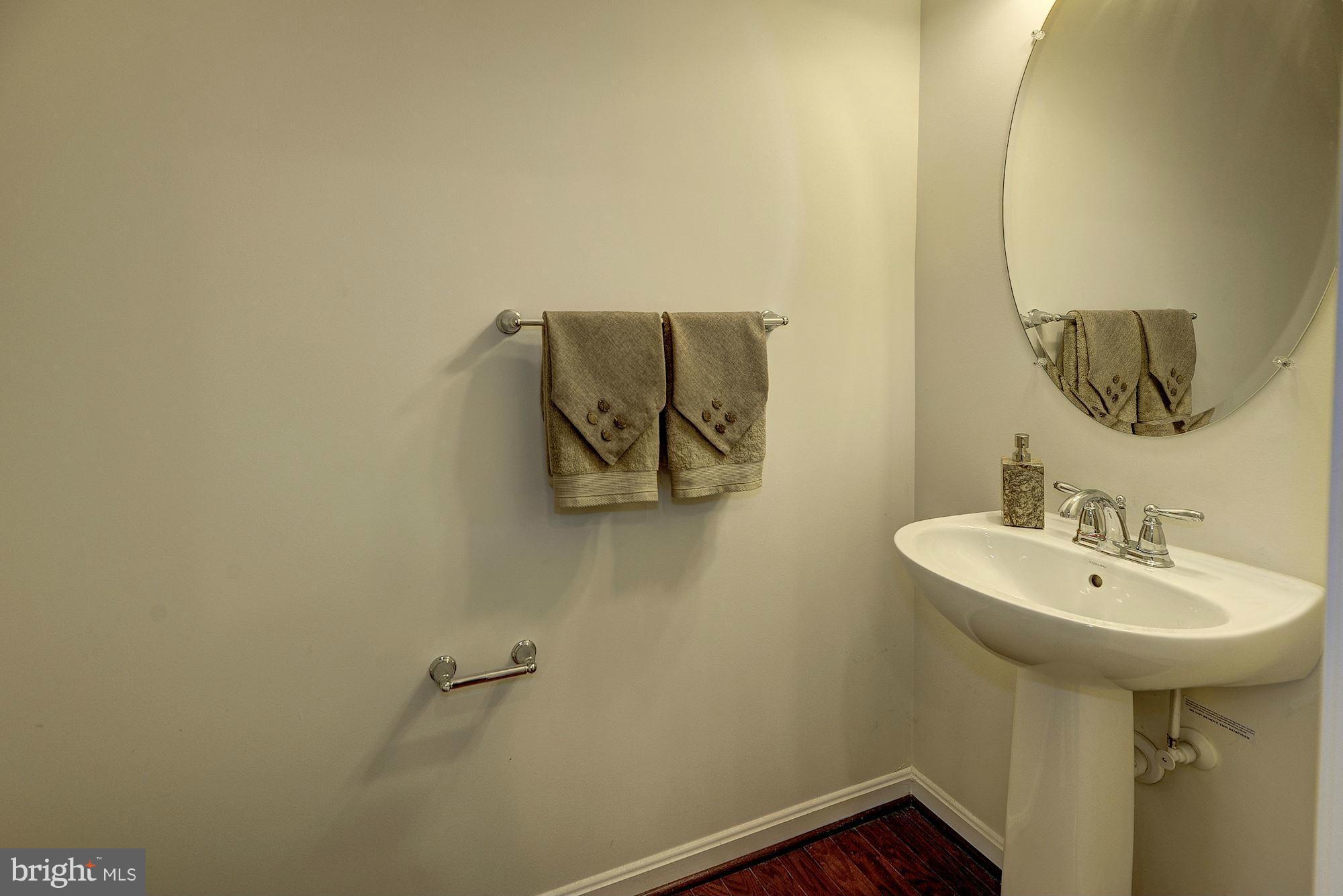 RESIDENCES AT DULLES PRK - Residential