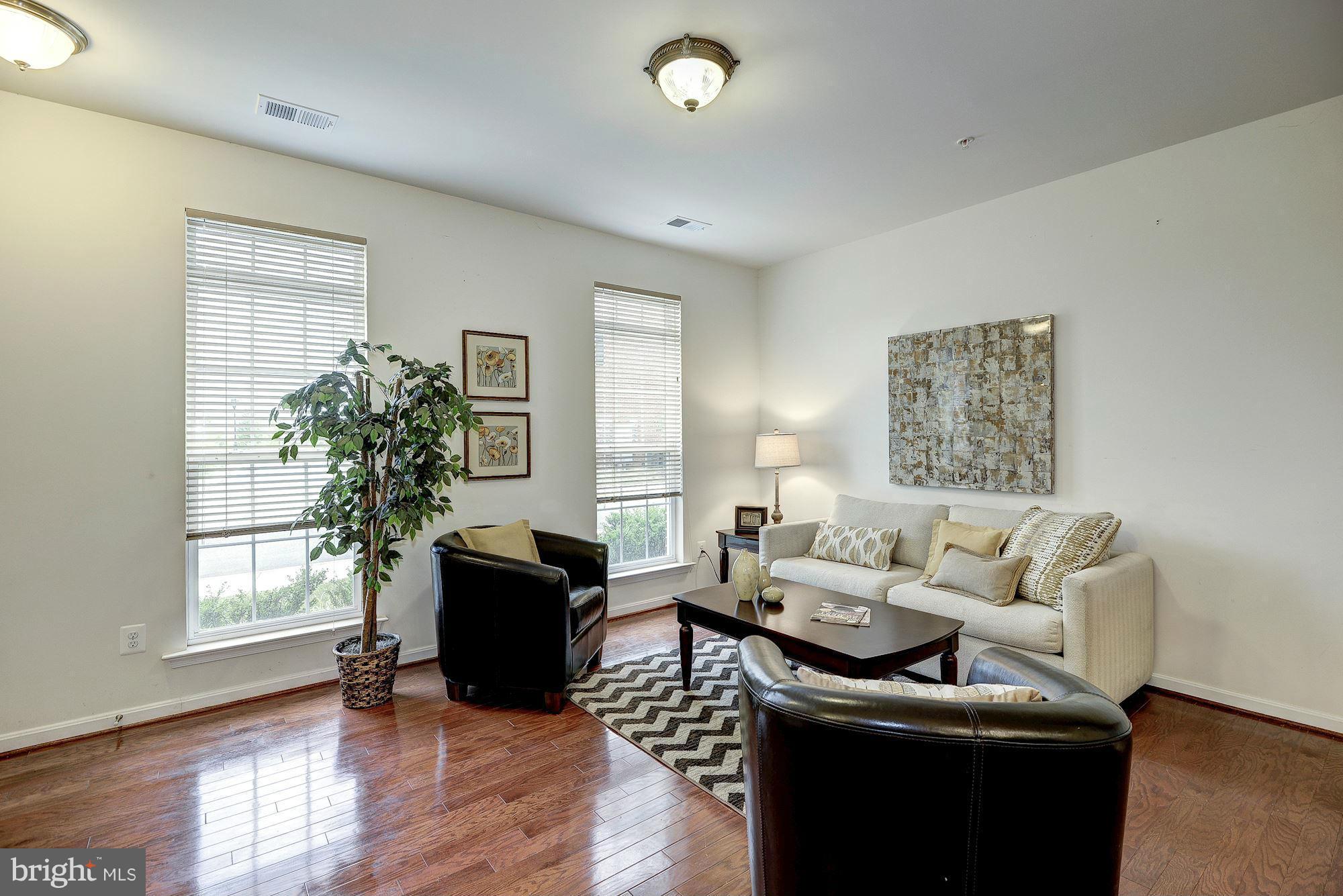 RESIDENCES AT DULLES PRK - Residential