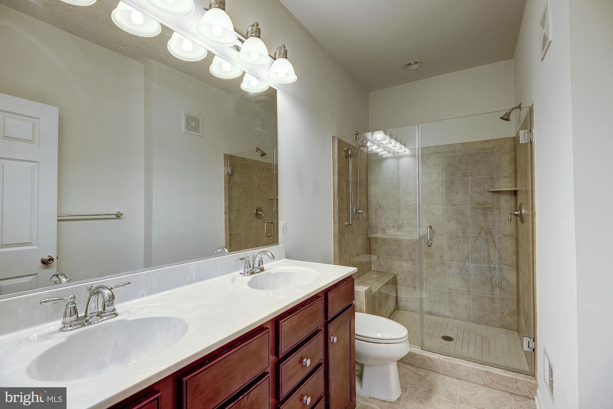 RESIDENCES AT DULLES PRK - Residential