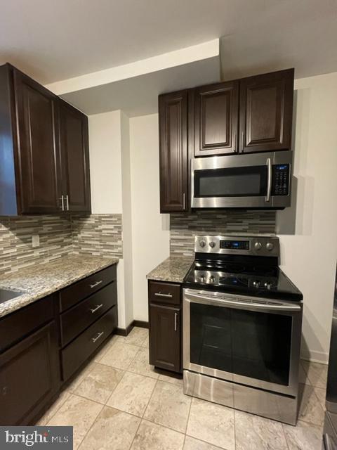 NORRIS SQUARE - Residential Lease