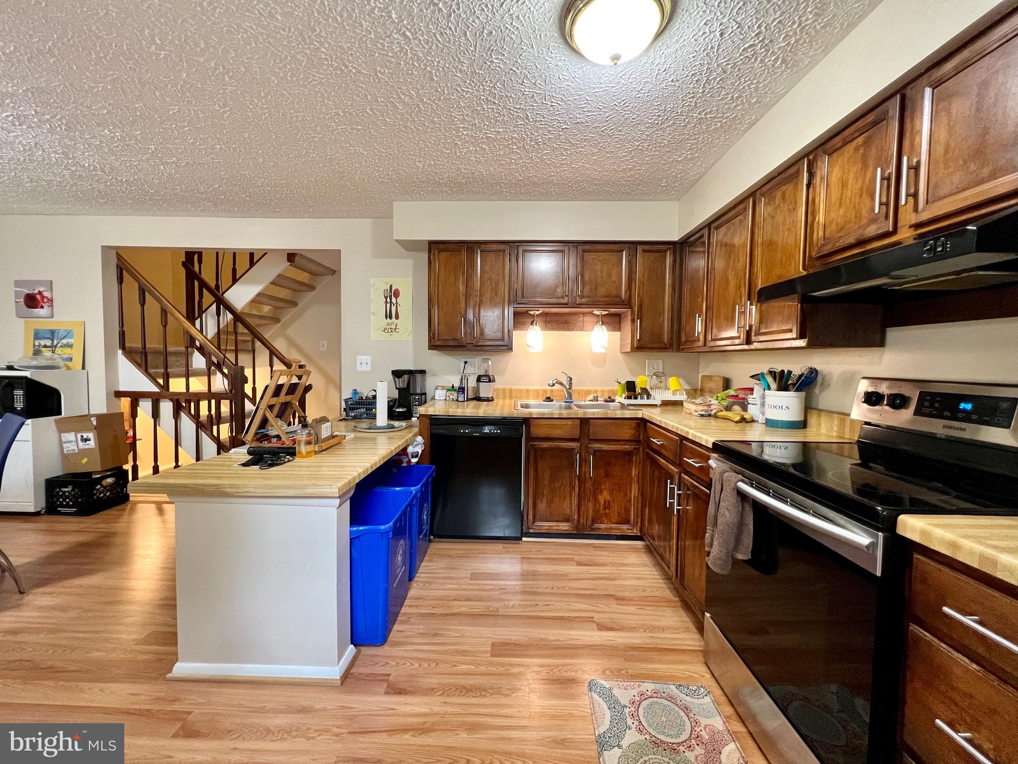 DAMASCUS MANOR - Residential